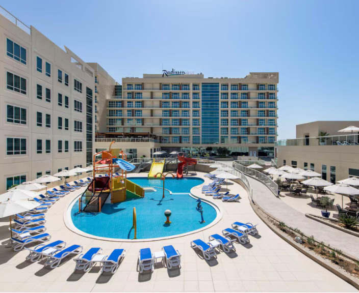 Įsimintinos atostogos 4* RADISSON RESORT RAS AL KHAIMAH viešbutyje Jungtiniuose Arabų Emyratuose!
