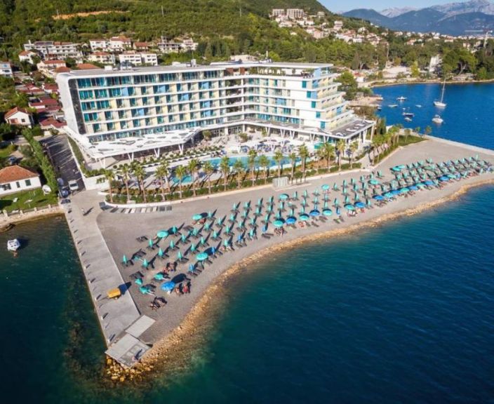 Jūra alsuojančios atostogos Juodkalnijoje, 4* CARINE KUMBOR SUPERIOR viešbutyje!