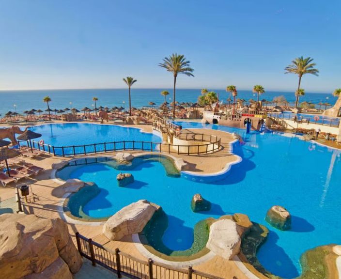 Smagios atostogos visai šeimai Ispanijoje, 4* HOLIDAY WORLD RIWO HOTEL viešbutyje!