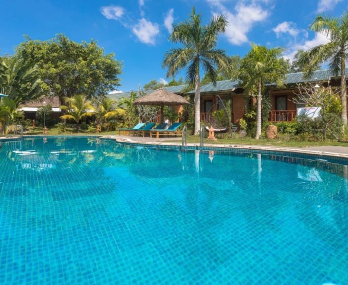 Egzotiškas poilsis Fukuoko saloje, 3* COTTAGE VILLAGE viešbutyje!
