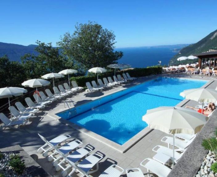 Atostogos gamtos apsuptyje, šalia Gardos ežero Italijoje, 3* RESIDENCE LA ROTONDA viešbutyje!