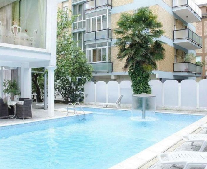 Atostogaukite Italijos pajūryje, 3* HOTEL ROYAL viešbutyje!