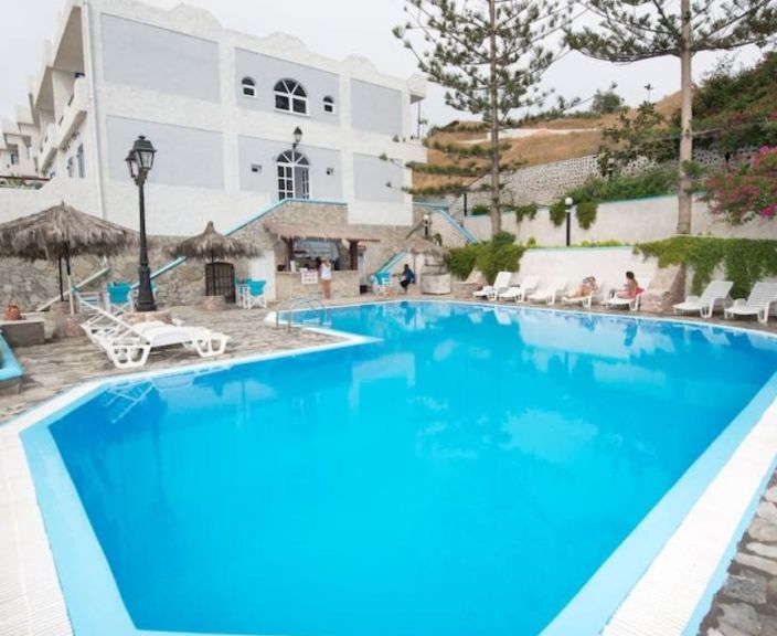 Lepinkitės graikiškomis tostogomis Santorino saloje, 3* PORTO CASTELLO viešbutyje!