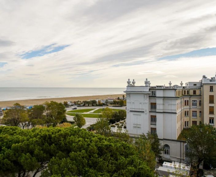 Pasimėgaukite šiluma Italijoje, 4* MILTON viešbutyje, Riminyje!