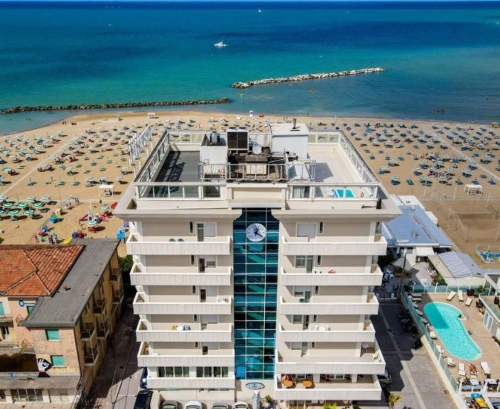 Saulės ir jūros kupinos atostogos Riminyje, 4* IMPERIAL BEACH viešbutyje!