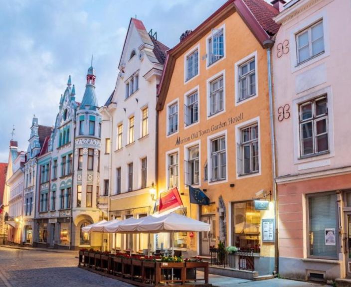 Susipažinkite su Talinu iš arti! Ilsėkitės 3* MERITON OLD TOWN GARDEN HOTEL viešbutyje!