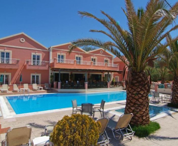 Mėgaukitės šiluma Korfu saloje, 3* JOY HOTEL viešbutyje!