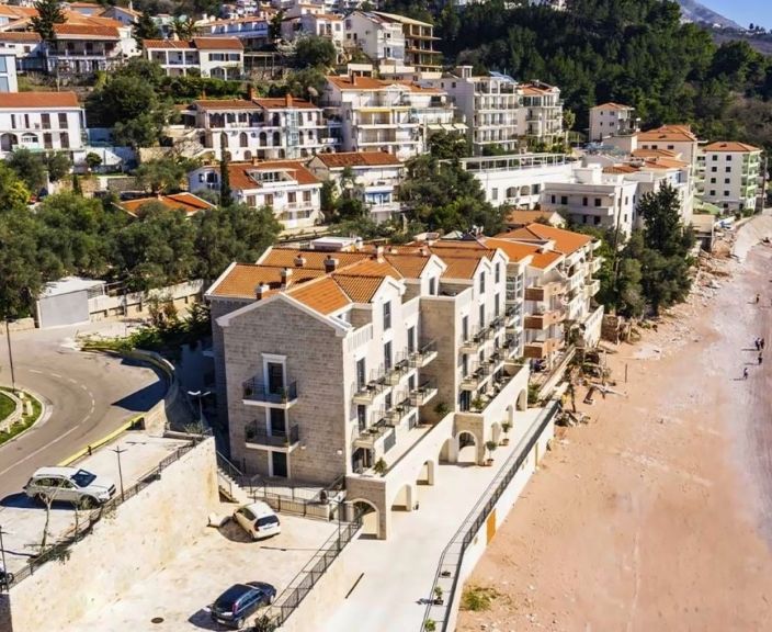 Poilsis Juodkalnijoje tik suaugusiems skirtame 5* CALIFORNIA (ADULTS ONLY) viešbutyje!