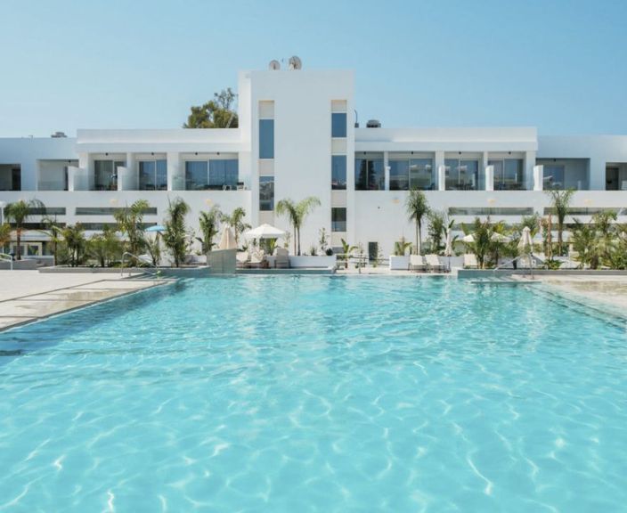 Atostogaukite Kipre, 4* ABACUS SUITES viešbutyje!