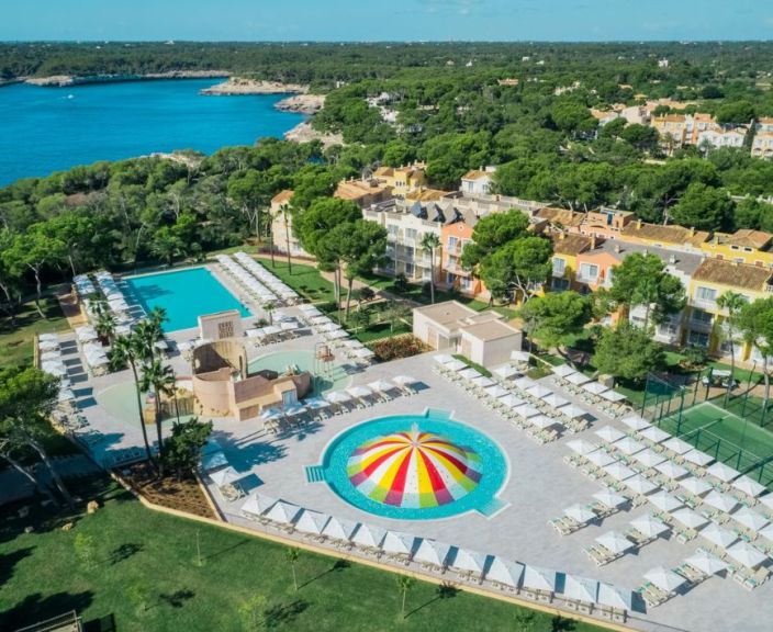 Karštos atostogos Maljorkoje, 4* IBEROSTAR WAVES CLUB CALA BARCA viešbutyje!