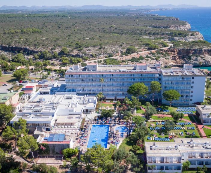 Mėgaukitės saulės voniomis Maljorkos pajūryje, 3* ALUASUN CALA ANTENA viešbutyje!