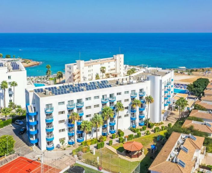 Mėgaukitės saulėtomis dienomis Kipre, 3* TETYK HOTEL & SUITES viešbutyje!