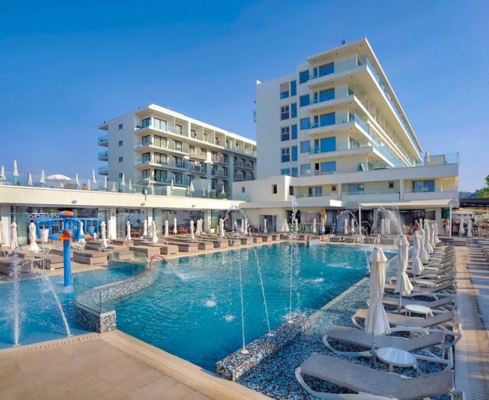 Aplankykite šiltajį Kiprą ir mėgaukitės poilsiu 4* NELIA BEACH HOTEL & SPA viešbutyje!