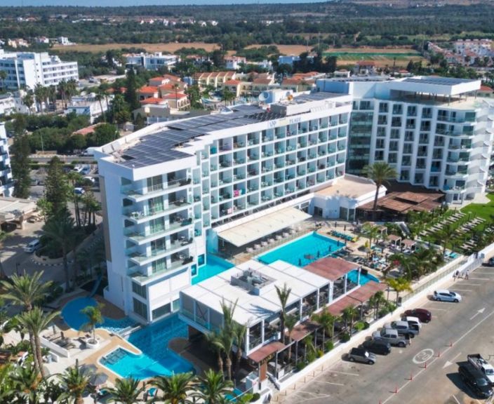 Karštos atostogos Kipre ir poilsis 4* VASSOS NISSI PLAGE HOTEL viešbutyje!