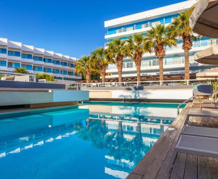 Karštos saulės vonios ir nesibaigianti jūra Rodo saloje, 4* BLUE SEA BEACH RESORT viešbutyje!