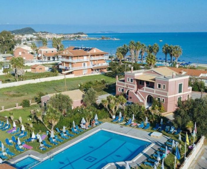 Lepinkitės saulės voniomis Korfu saloje, juakiame 2* MONIKA HOTEL viešbutyje!
