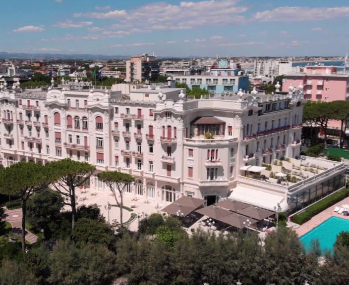 Lepinantis poilsis Italijos pajūryje, 5* GRAND HOTEL RIMINI viešbutyje!