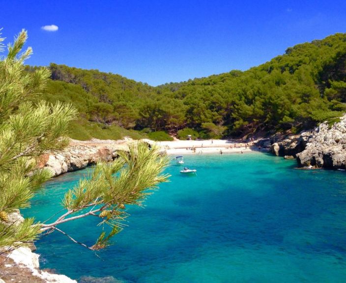 Nepamirštamos atostogos Neapolyje ir Menorkos saloje!