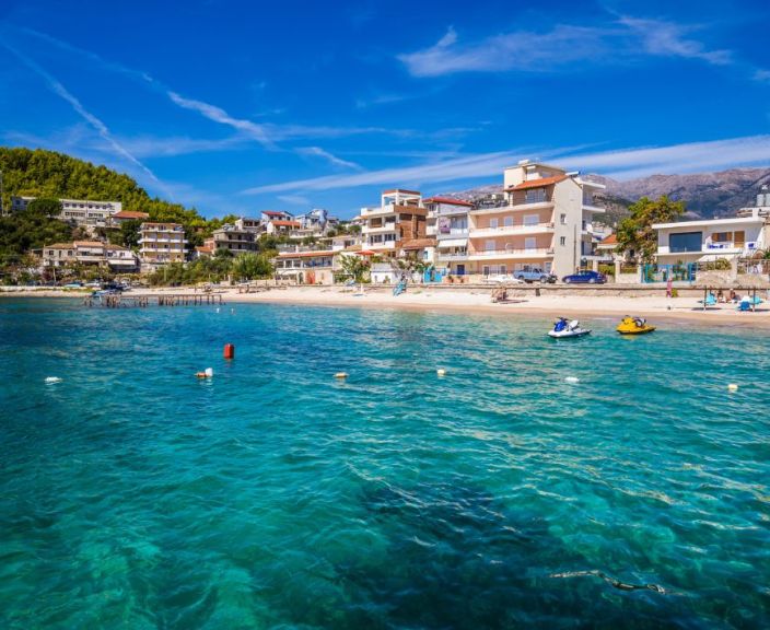 Šiltos atostogos jaukiame Albanijos viešbutyje VILLA GREEN RELAX!