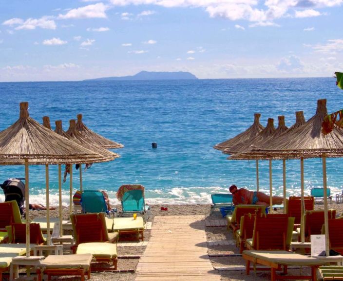Atsipalaiduokite Albanijoje, 4* NAVY HOTEL viešbutyje šalia jūros!