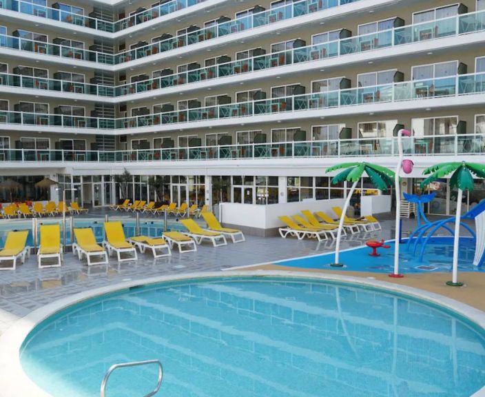 Pasinerkite į nerūpestingą poilsį Ispanijoje, 3* OHTELS VILLA DORADA viešbutyje!
