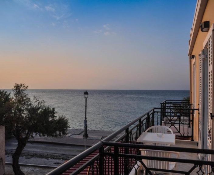 Mėgaukitės ramiomis atostogomis Graikijoje, 3* KYANI AKTI HOTEL viešbutyje!
