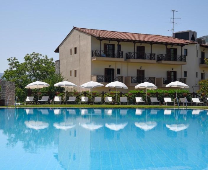 Atraskite gamtos apsuptą poilsį Peloponese, 3* MONT HELMOS HOTEL viešbutyje!