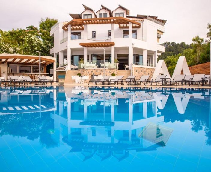 Atraskite graikišką svetingumą prie jūros, 3* HOTEL POSEIDON viešbutyje!