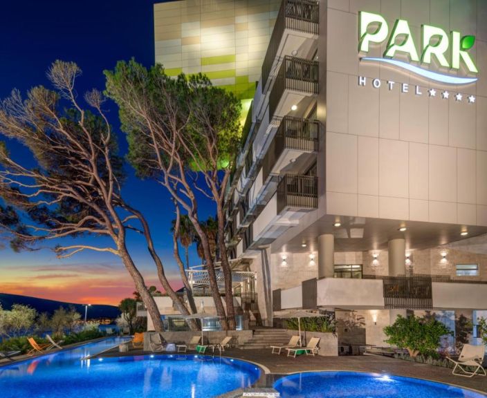 Poilsis puikiame viešbutyje 4* CARINE HOTEL PARK!