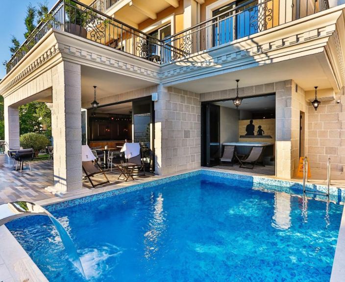 Stilingos atostogos Budvoje 4* viešbutyje TATE BY AYCON BOUTIQUE HOTEL!