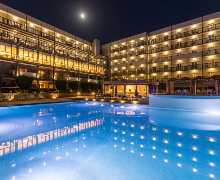 Ramus poilsis 4* ARITI GRAND HOTEL CORFU viešbutyje!