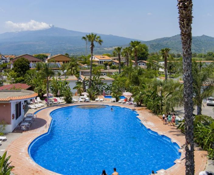 Pigios atostogos Taorminoje – jaukiame 3* viešbutyje VILLAGGIO ALKANTARA!