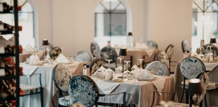 viešbutis HOTEL MARTINESS įsikūręs Albanija. 