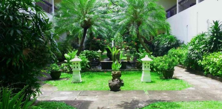 apsistokite LEGIAN PARADISO HOTEL viešbutyje už gerą kainą.