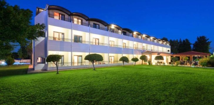 Apsistokite MATOULA BEACH HOTEL viešbutyje už gerą kainą.
