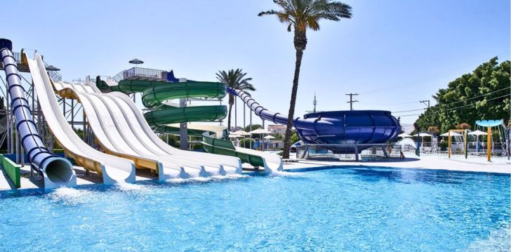 apsistokite BLUE BAY RESORT viešbutyje už gerą kainą.