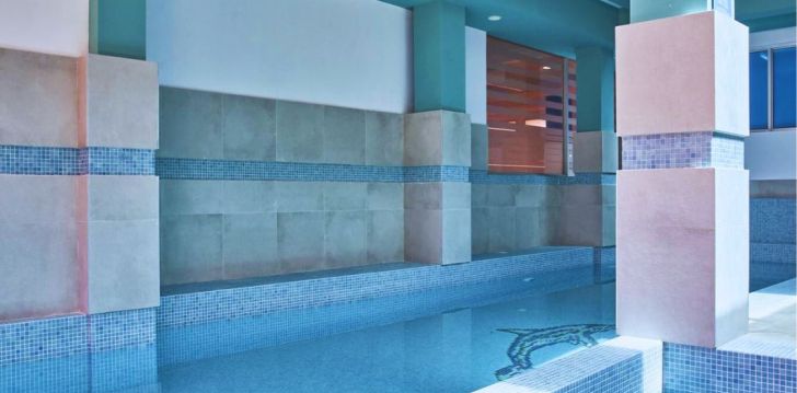 rinkitės viešbutį BLUE BAY RESORT kelionei į Graikija