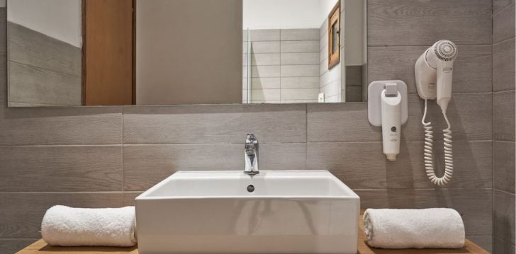 planuoji kelionę į Graikija? apsistokite 4 viešbutyje BLUE BAY RESORT. 