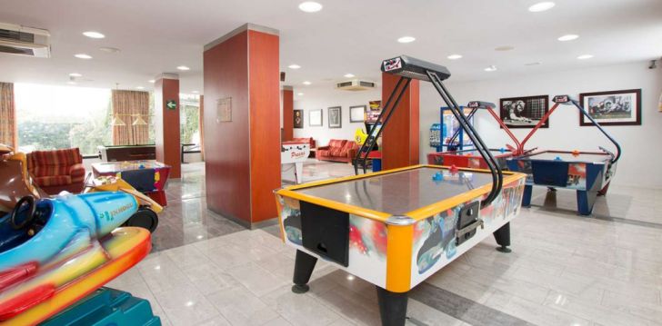 apsistokite HOTEL BALI viešbutyje už gerą kainą.