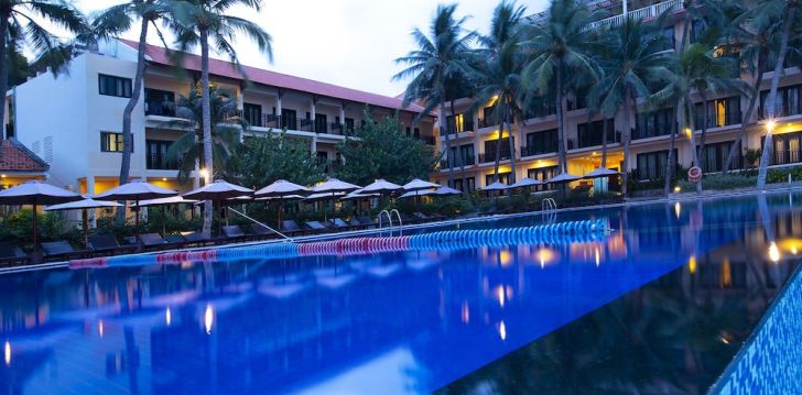 rinkitės viešbutį HON ROM CENTRAL BEACH RESORT kelionei į Vietnamas