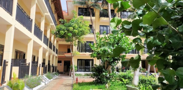 rinkitės viešbutį HON ROM CENTRAL BEACH RESORT kelionei į Vietnamas