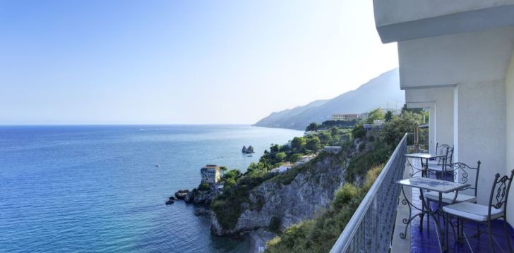 Saulės kupinos atostogos Amalfio pakrantėje, 4* LLOYD’S BAIA HOTEL viešbutyje! 33