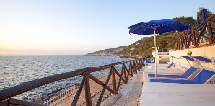 Rinkitės viešbutį PICCOLO PARADISO kelionei į Italija