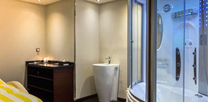 tavo atostogos prasideda viešbutyje RENZ HOTEL