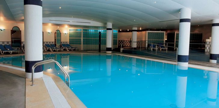 SUITE HOTEL JARDINS D‘AJUDA - klientų vertinamas, kaip geras kainos ir kokybės santykis.
