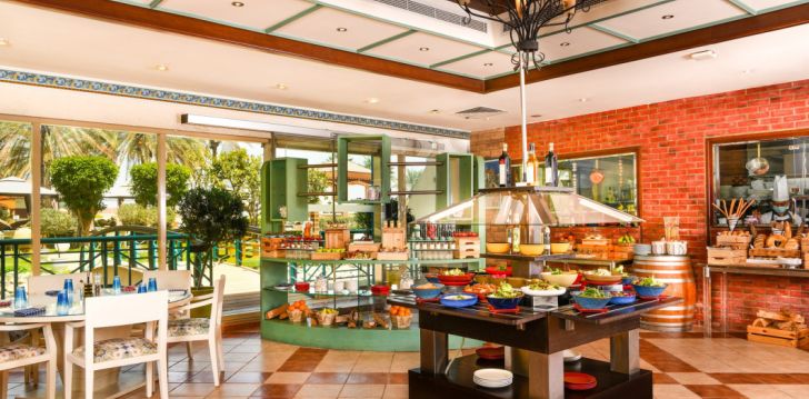 apgyvendinimas 5* AL RAHA BEACH