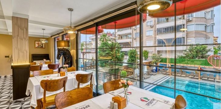 Apgyvendinimas 4* CLUB BIG BLUE SUITE