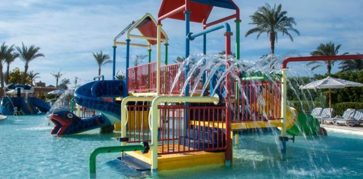 apsistokite CONTINENTAL PLAZA BEACH & AQUA PARK RESORT viešbutyje už gerą kainą.
