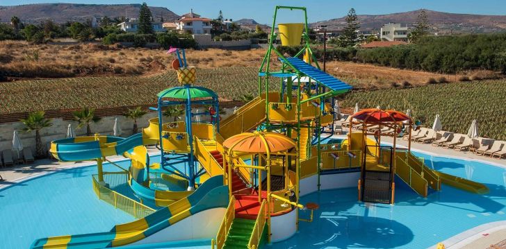 Apsistokite GOUVES WATERPARK HOLIDAY RESORT viešbutyje už gerą kainą.