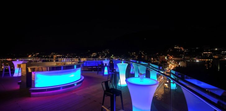 Apsistokite THE MARINA PHUKET HOTEL viešbutyje už gerą kainą. 